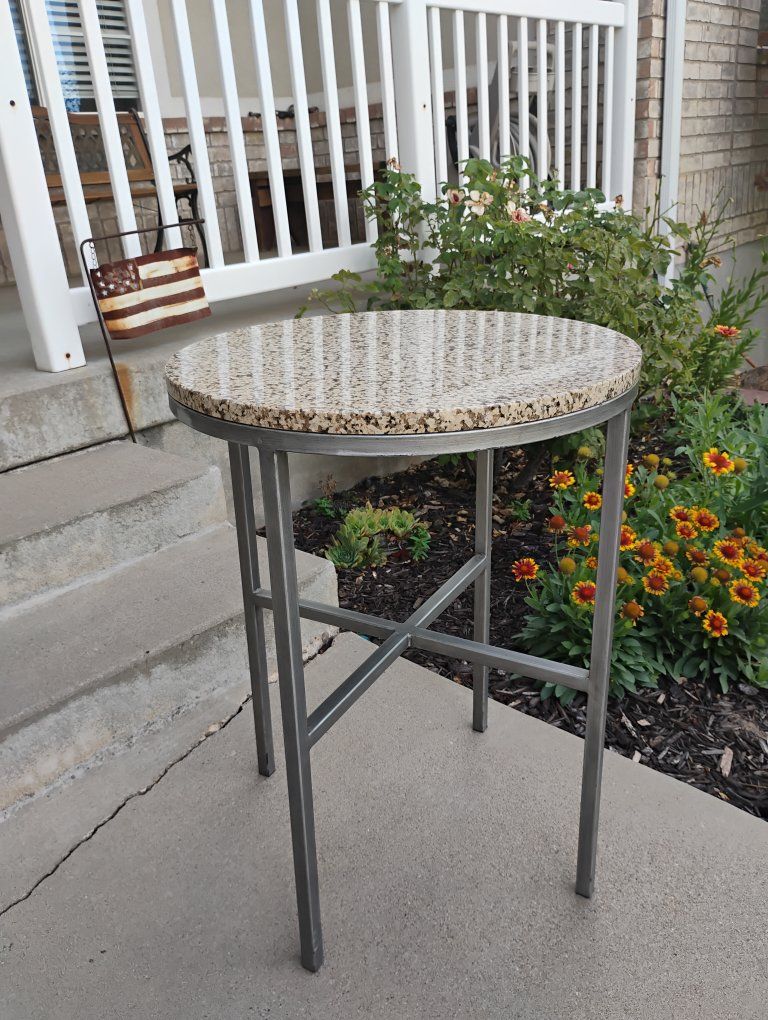 Round Granite Top Accent Table with Metal X-Base (21" Diameter, 28" Height)