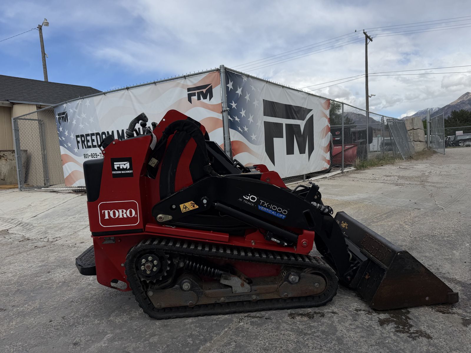 2021 Toro TX1000N Stand-on Dingo Skidsteer Only 253 Hours