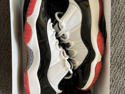 Jordan 11 Bred Low Size 9.5