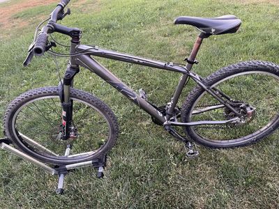 K2 Zed Mountain Bike Gray Hardtail RockShox Fork WTB Saddle