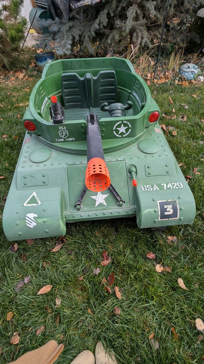 Adventure Tank 24 Volt Powerwheels