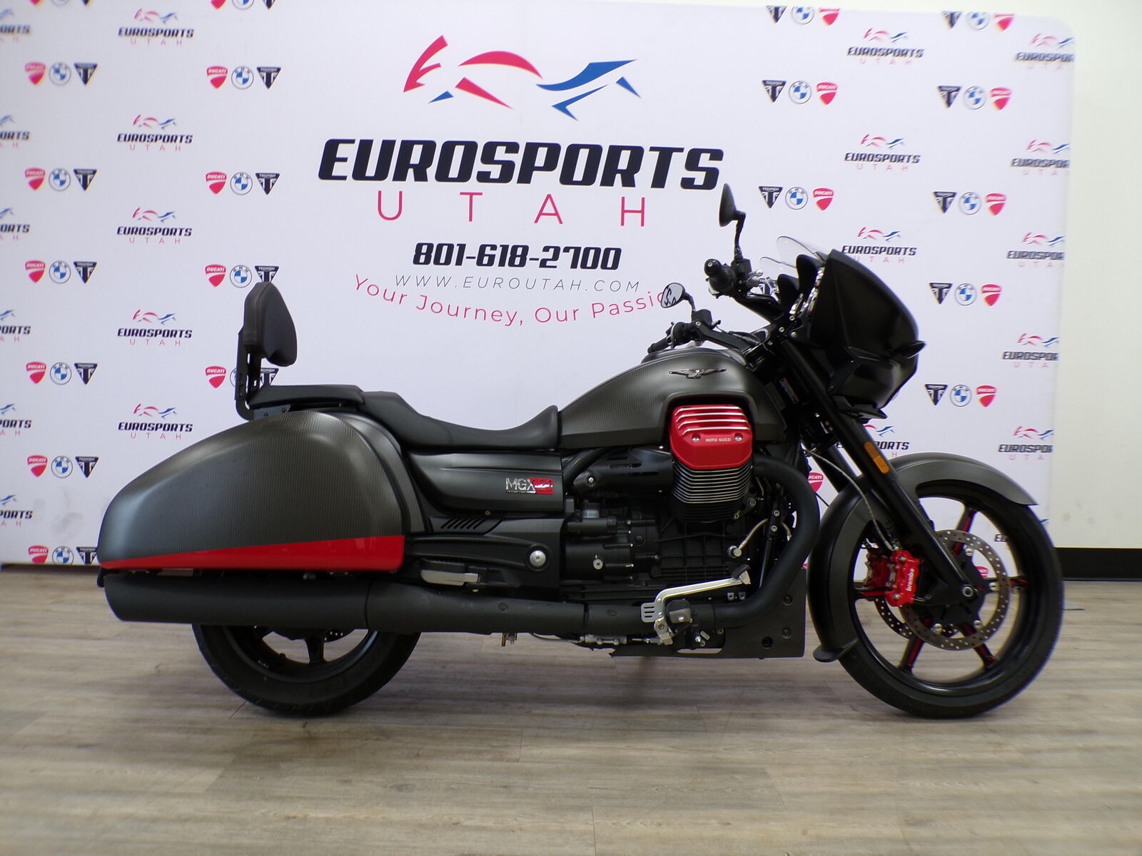 2017 Moto Guzzi MGX FLYING FORTRESS