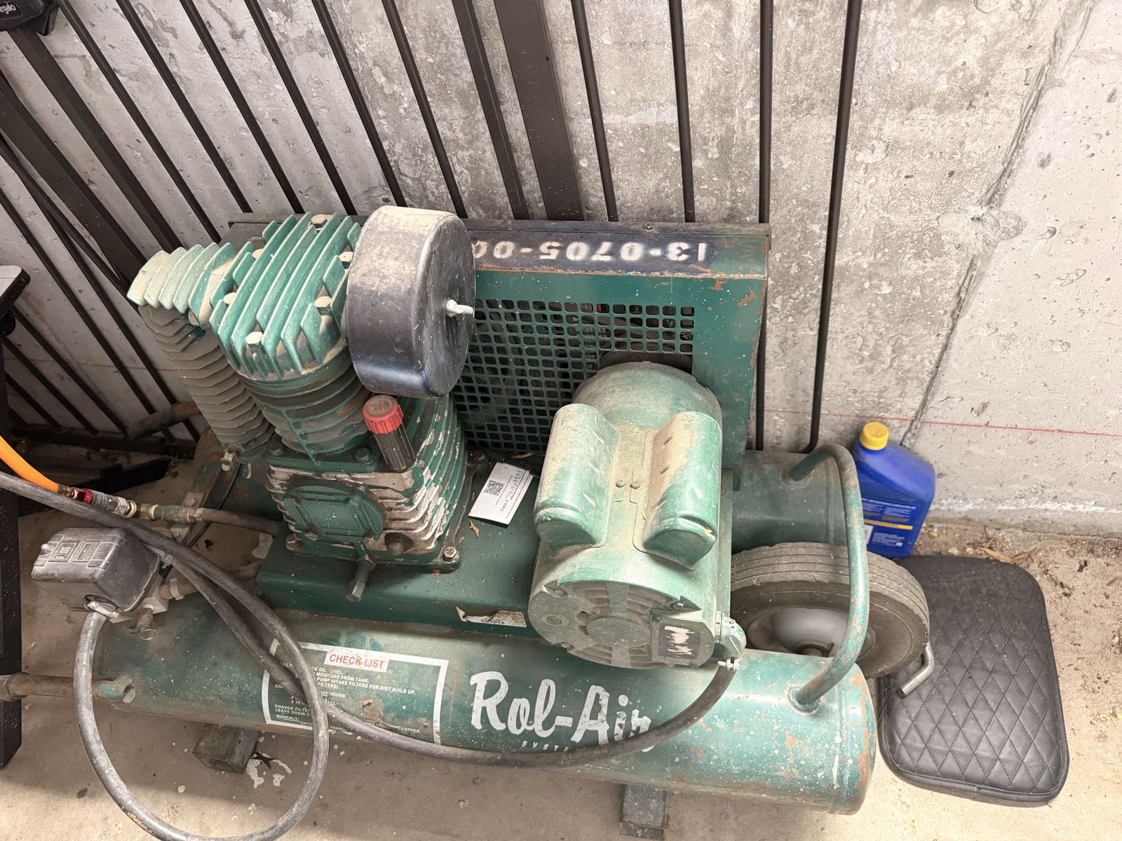 ROLAIR Portable Gas Air Compressor