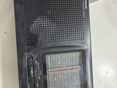 RadioShack Portable Multiband Radio Model 12-456 AM FM TV Air VHF WX Weather Band