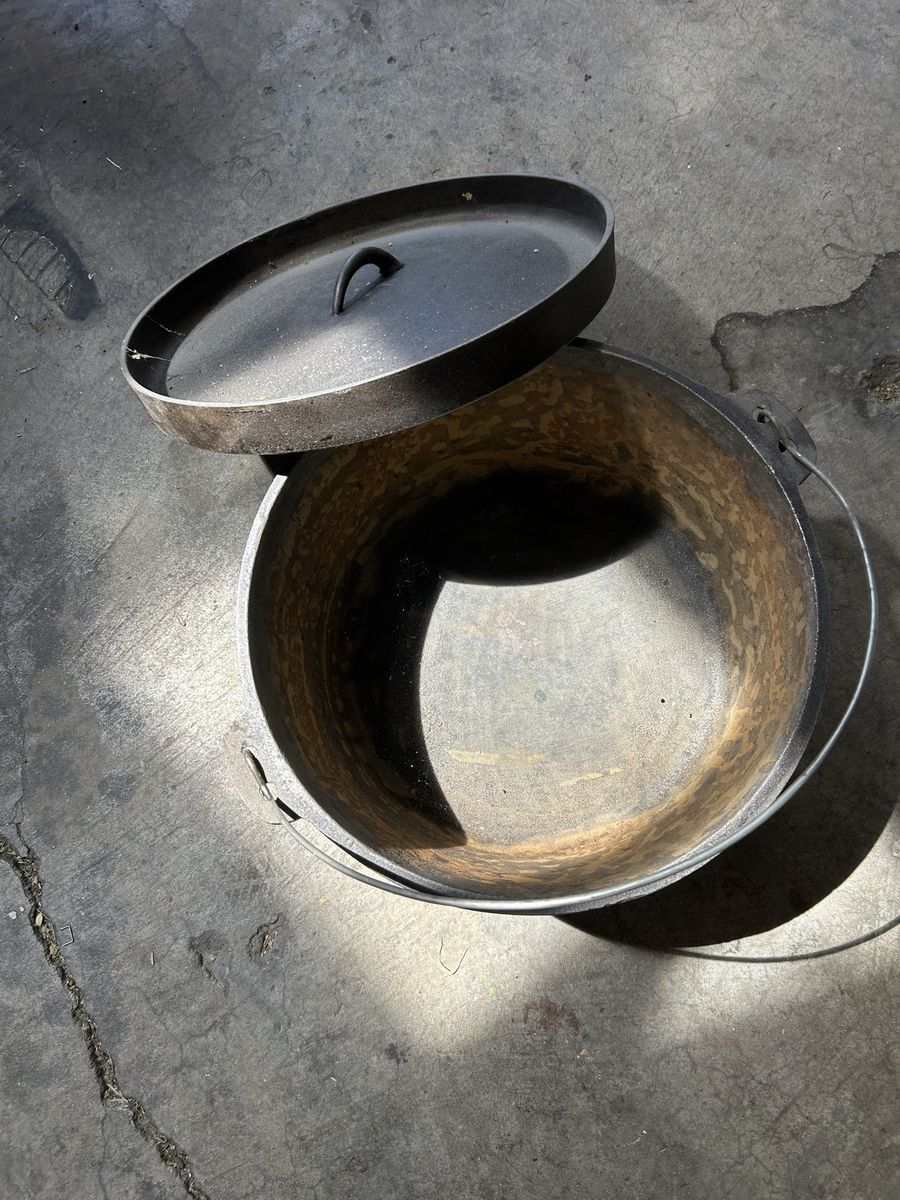 18 quart Dutch oven