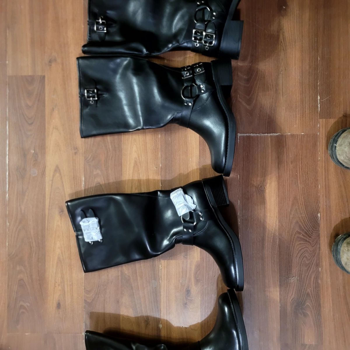 new in the box woman boots