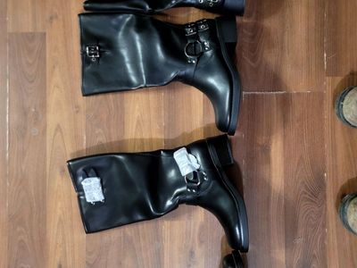 new in the box woman boots