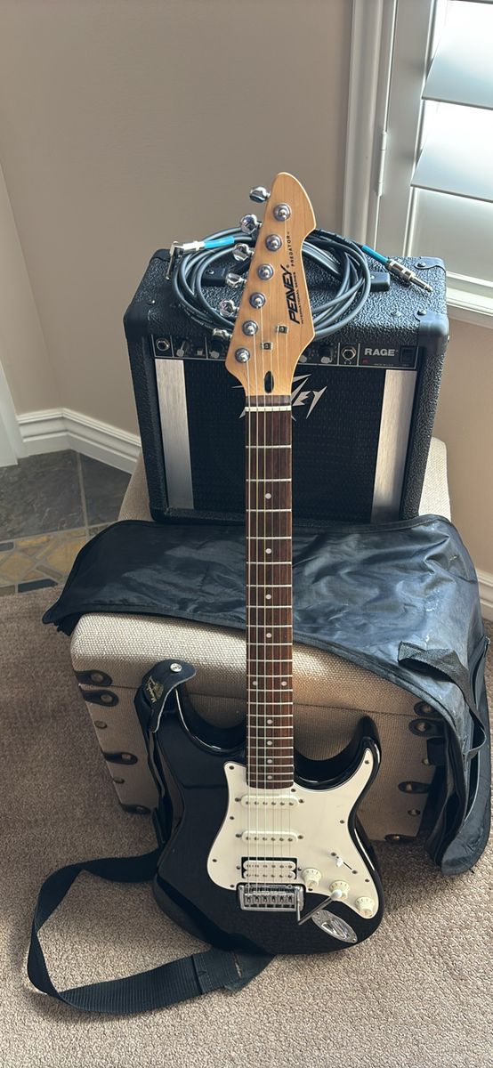 Peavey Predator Strat Style Guitar w/Amp Complete Bundle
