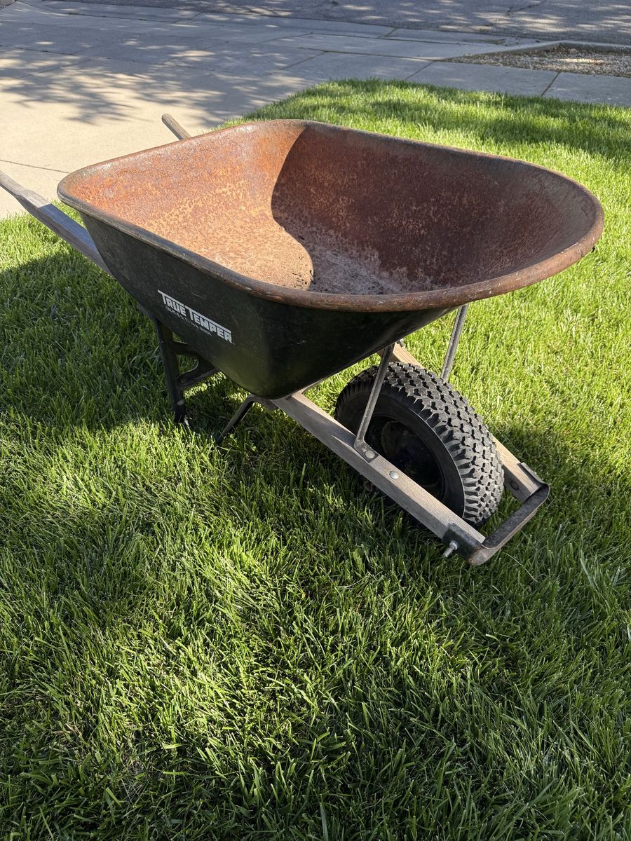 Wheelbarrow True Temper