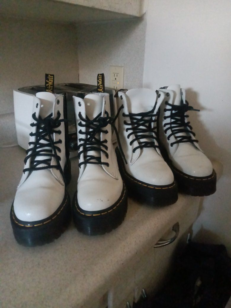 Dr. Martens White Platform Boots - US Women's 7/8, Men's 5/6