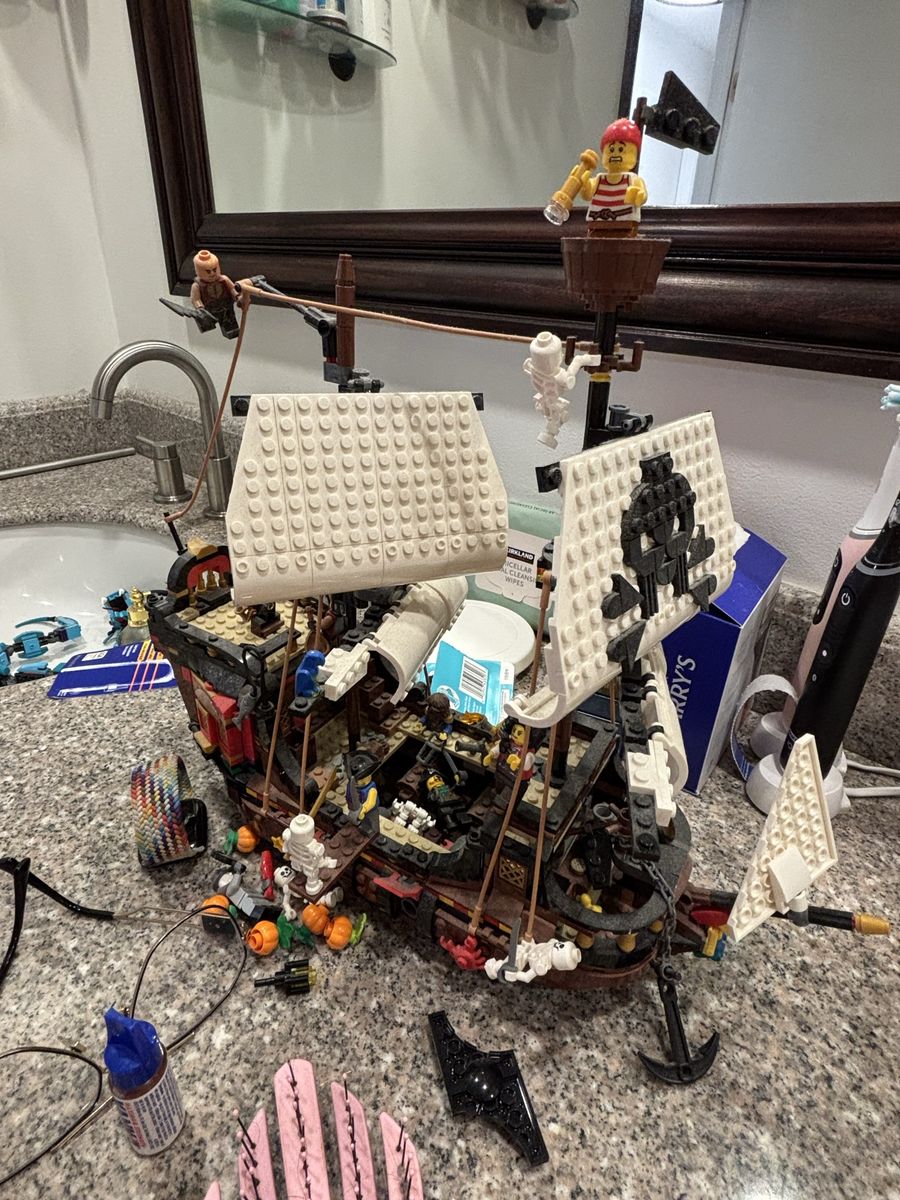 Main image 4
