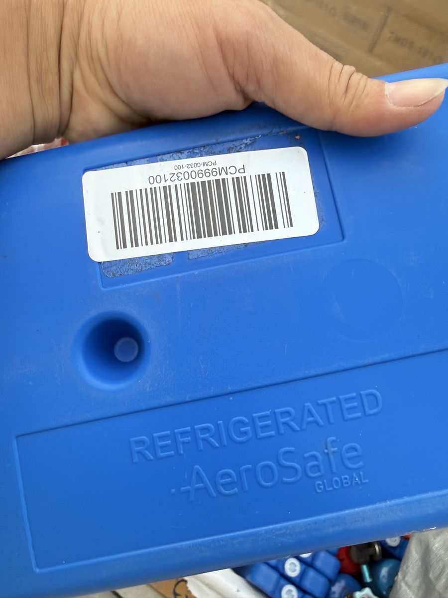 Lot of 20 Aerosafe Global Medical Ice Packs Frozen Blue 10-1/2" x 6" Refrigerant
