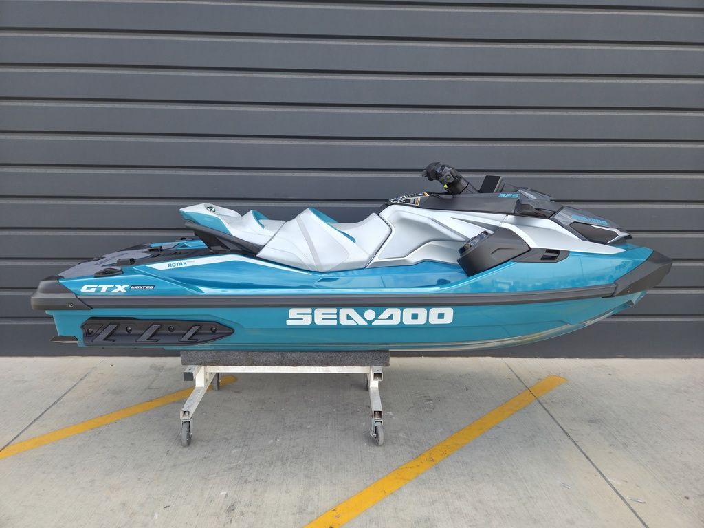 2026 Sea-Doo GTX™ Limited 325 Teal Metallic