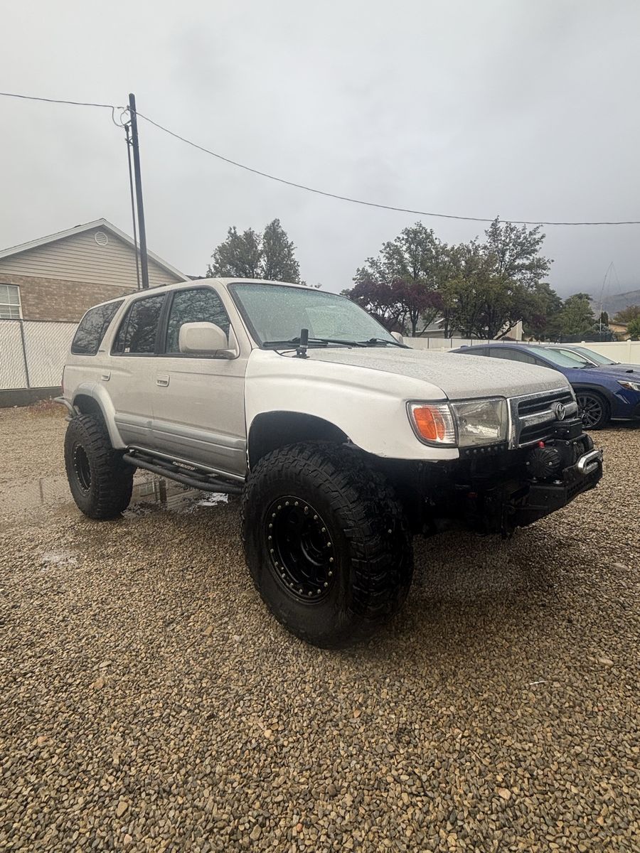 2000 Toyota 4Runner Limited
