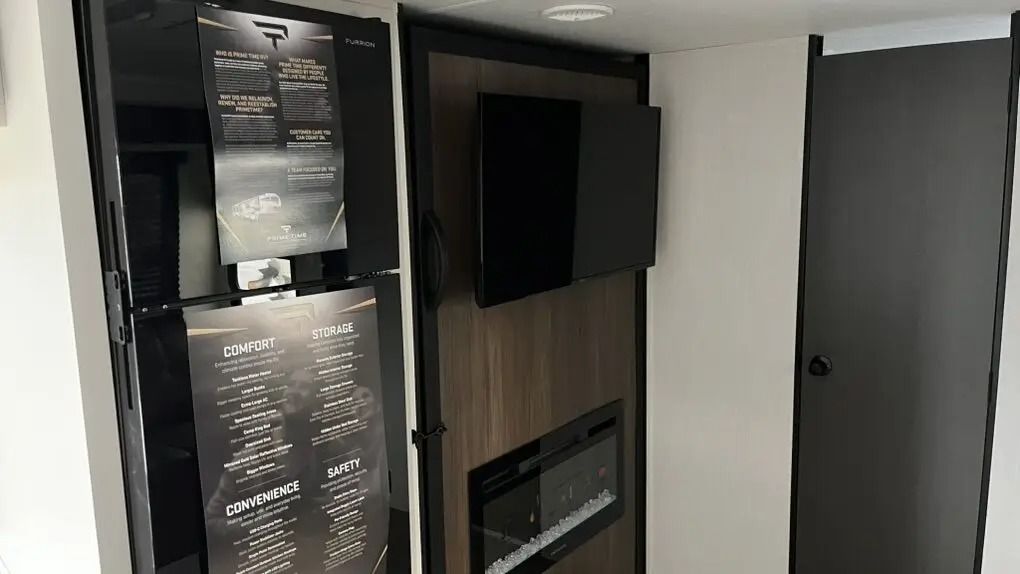 Main image 10