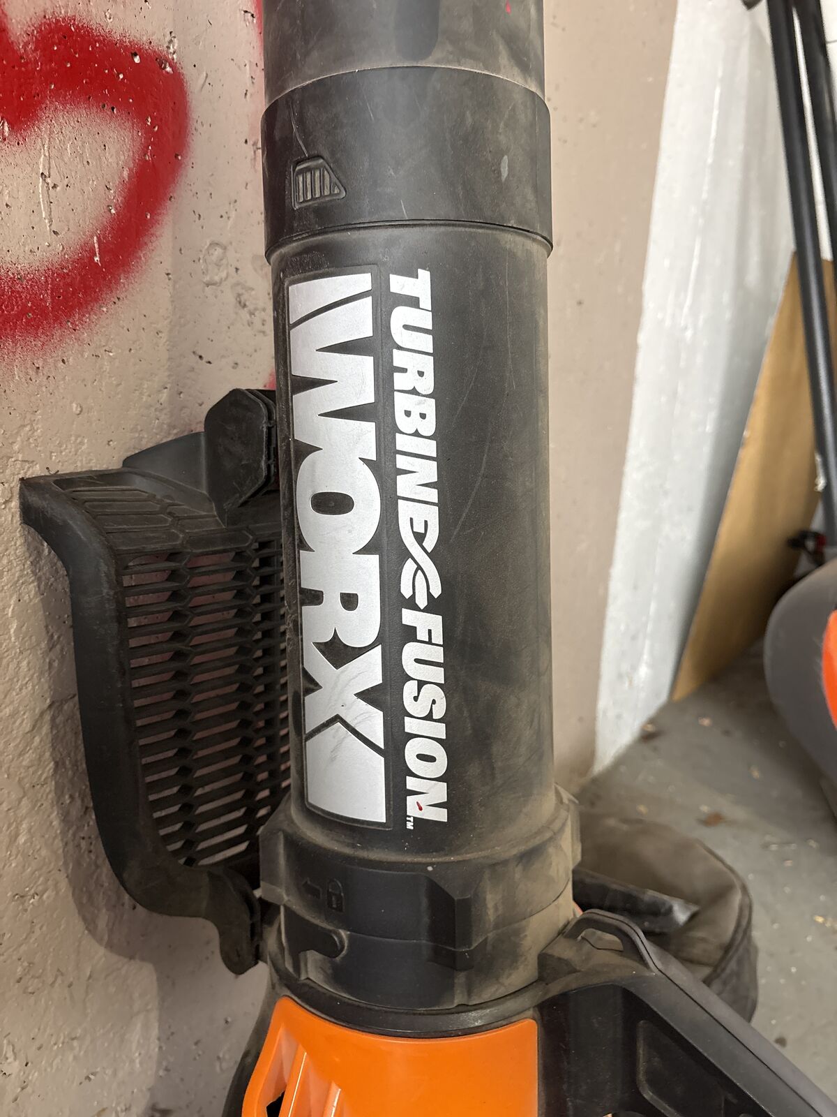 Electric leaf blower w/ bag