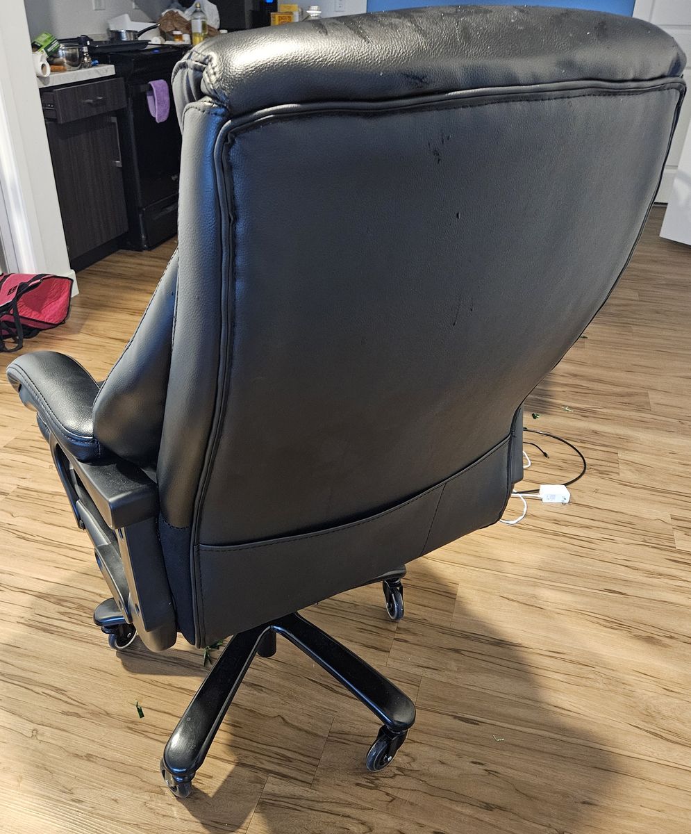 Executive Office Chair in New Condtion - Nearly New