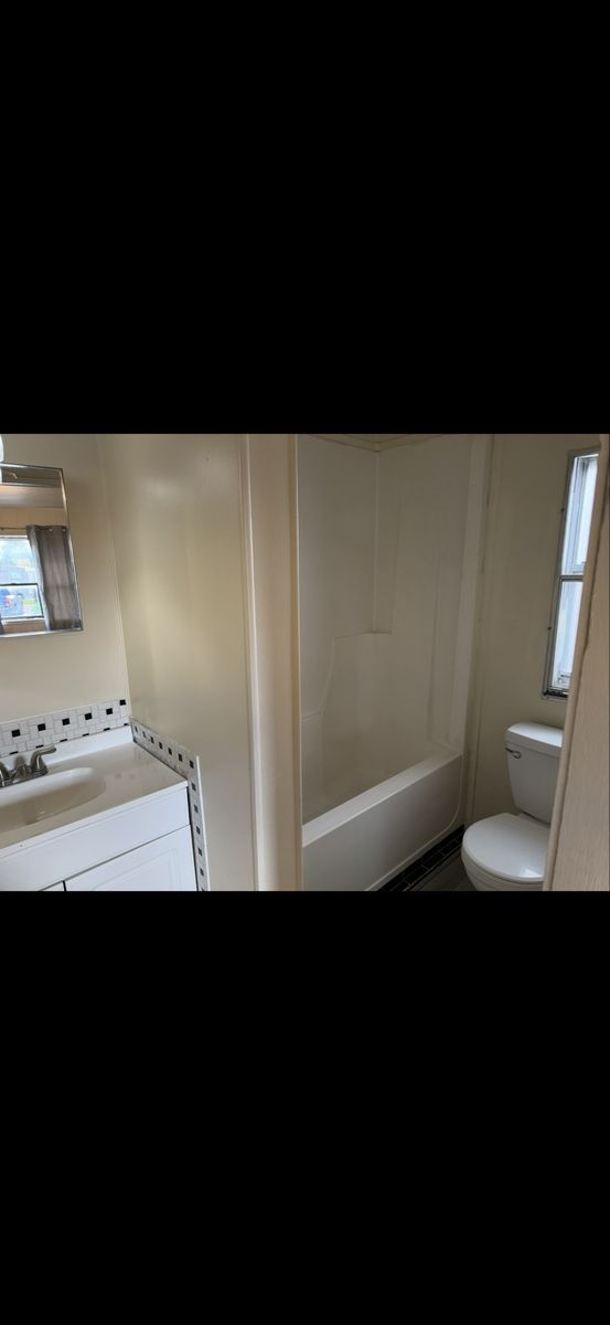 Main image 6