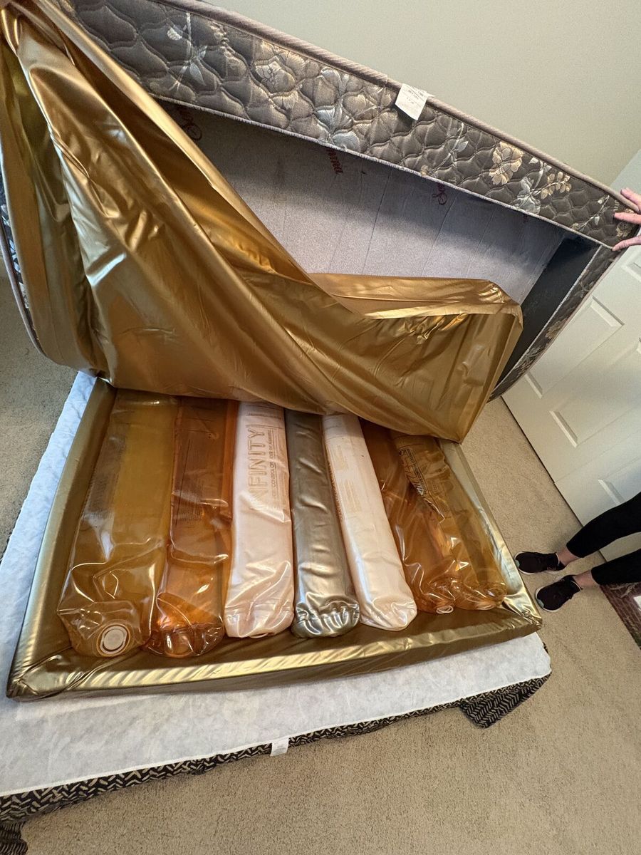 Somma Comfort Control Queen size Water Bed and headboard $250 cash/venmo in Draper