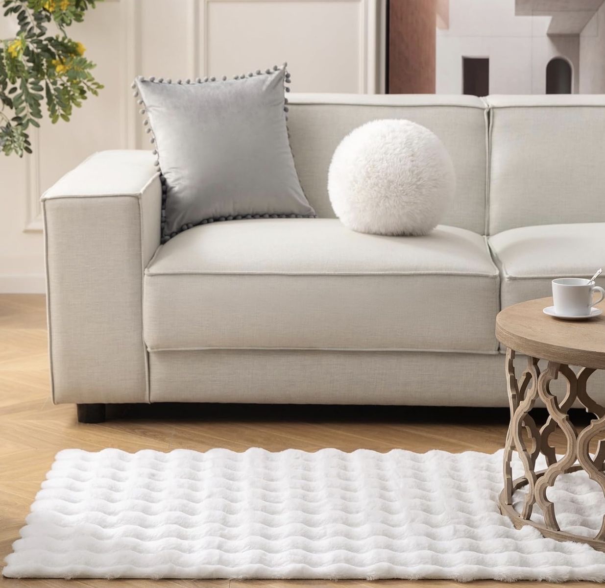 New Beautiful 4x6 Faux Rabbit Fur Rug. Machine Was