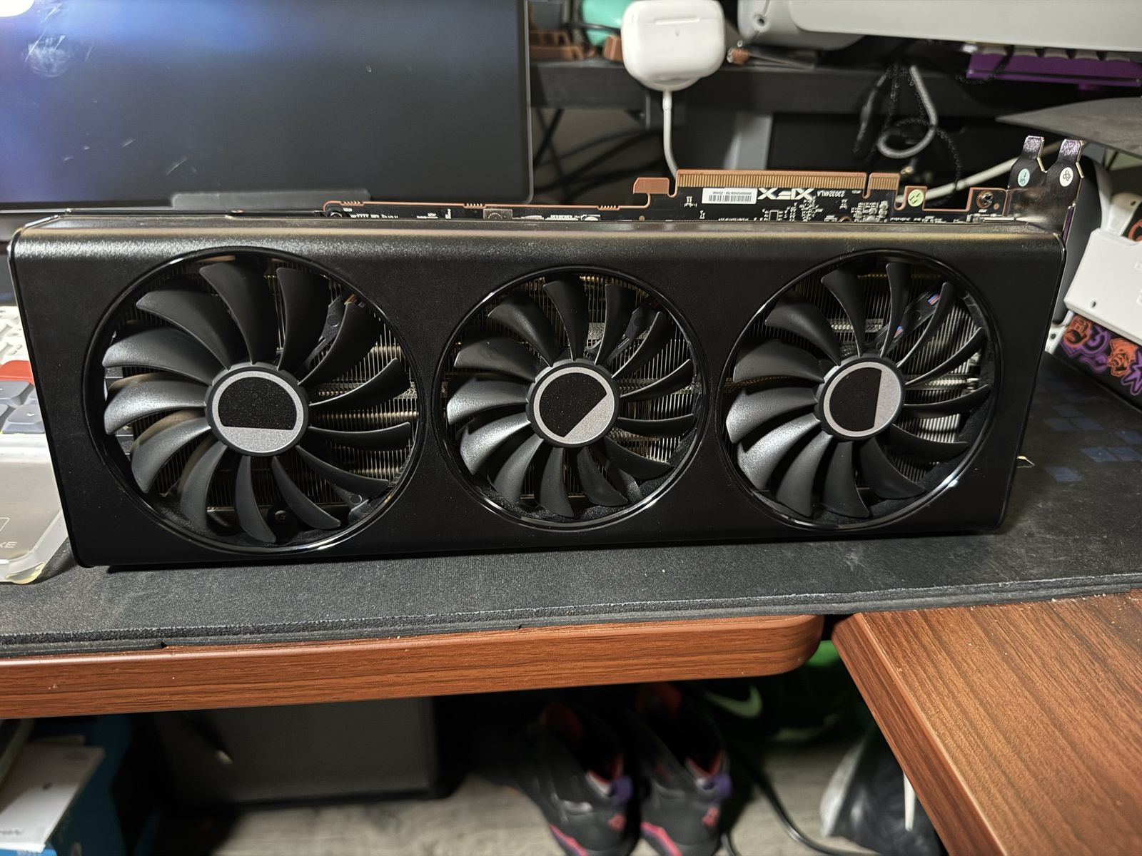 AMD 7700 XT