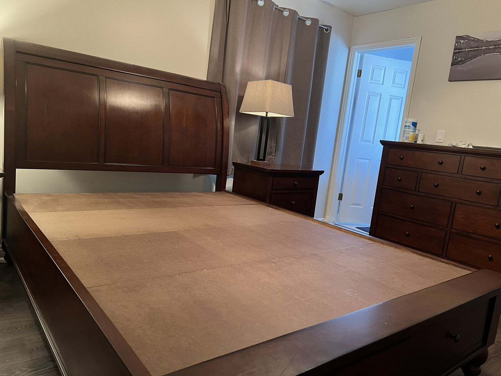 Queen Sleigh Bed w/ nightstand and dresser