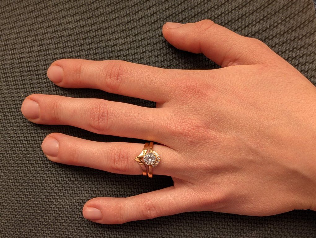 Elegant 18k Rose Gold Engagement & Wedding Band Set