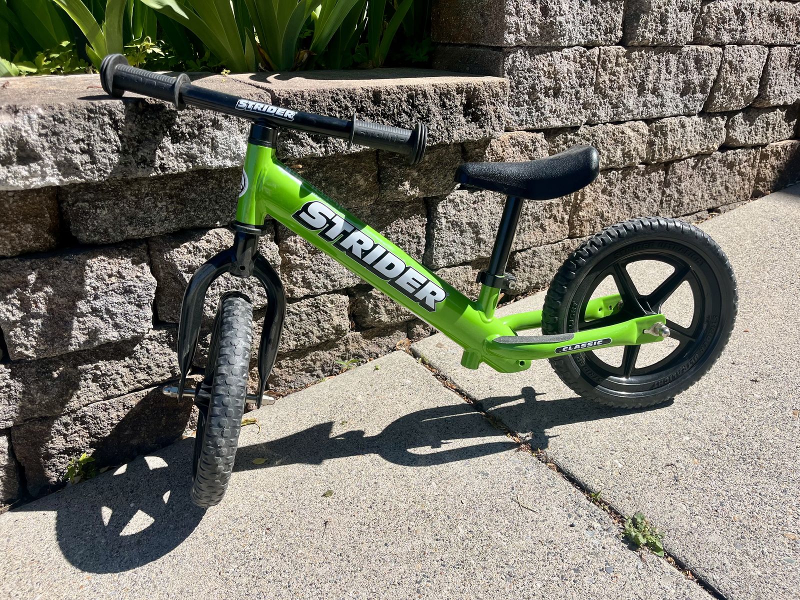 Strider Classic Toddler Balance Bike, 12"