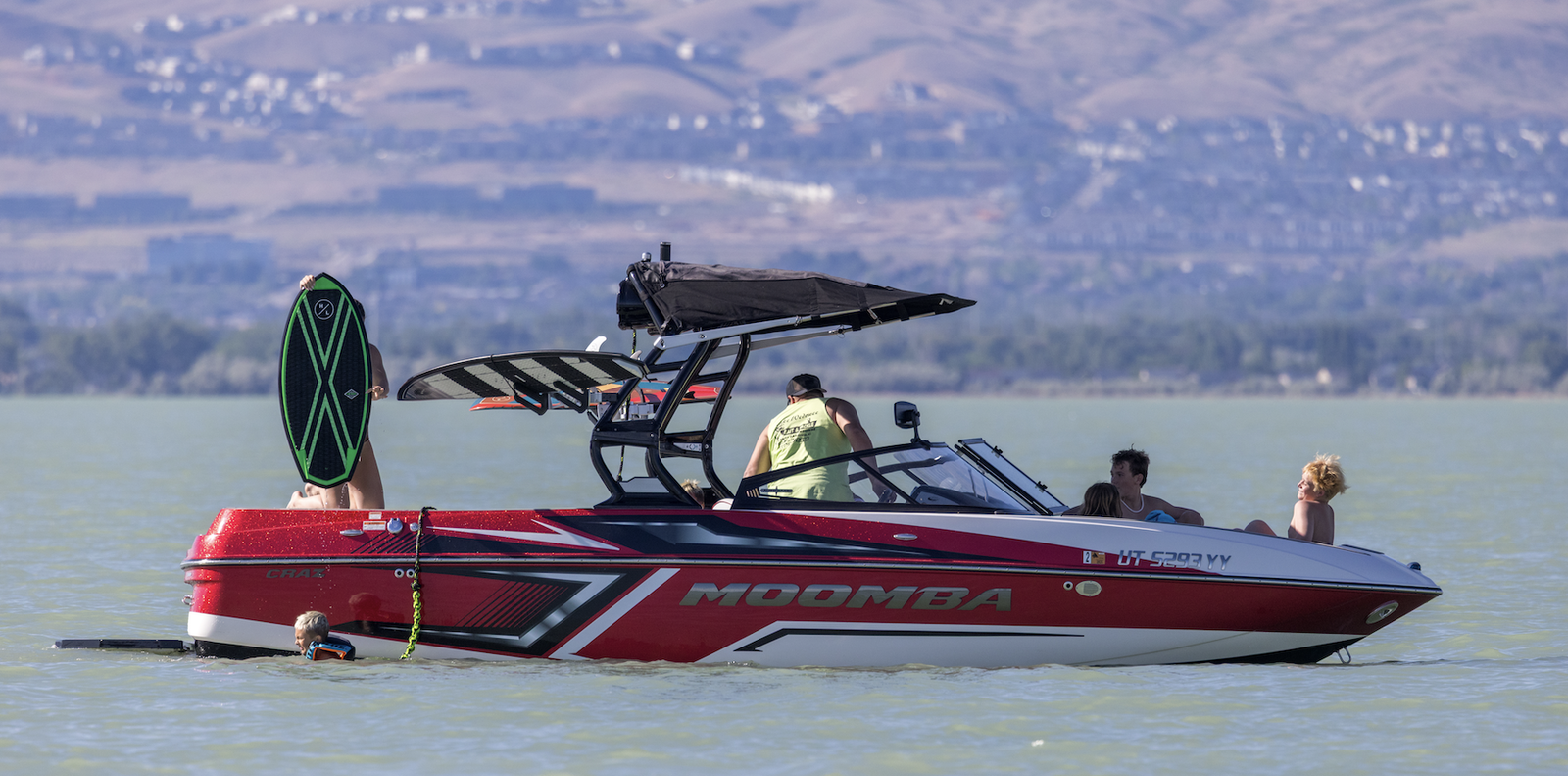 Wake/Surf Boat Rental - Moomba Craz