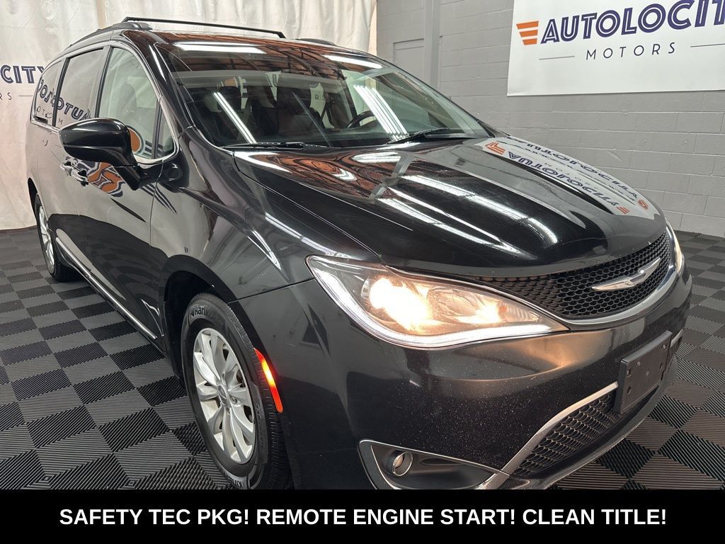 2017 Chrysler Pacifica Touring-L