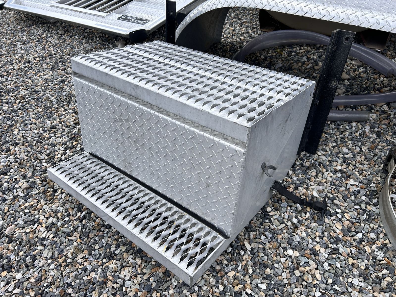 Aluminum Diamond Plate Semi Truck Step Box / Storage Box / battery box with mounting brackets