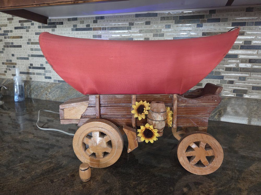 Handcrafted Wooden Covered Wagon Lamp with Sunflowers - Unique Rustic Decor