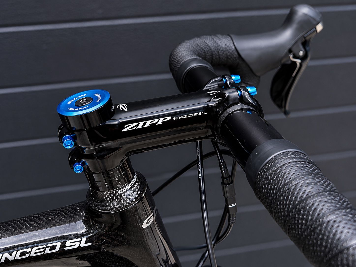 Giant TCR Advanced SL 2 Carbon Road Bike – Flagship Carbon Frame – Ultegra 11-Speed