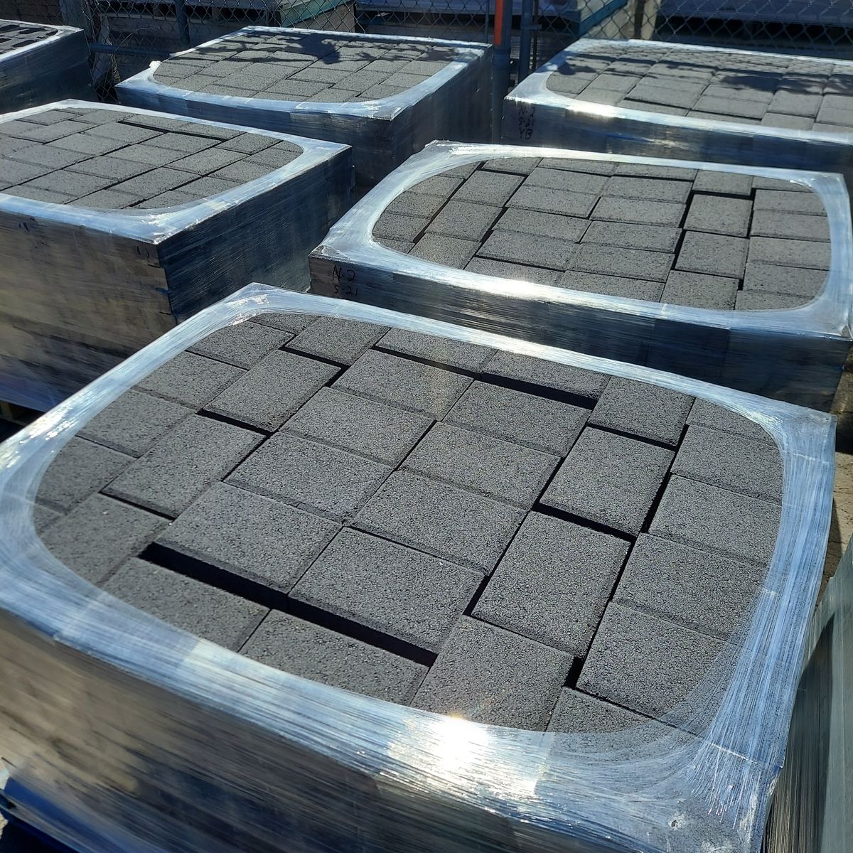 BLACK 6x9 PAVERS