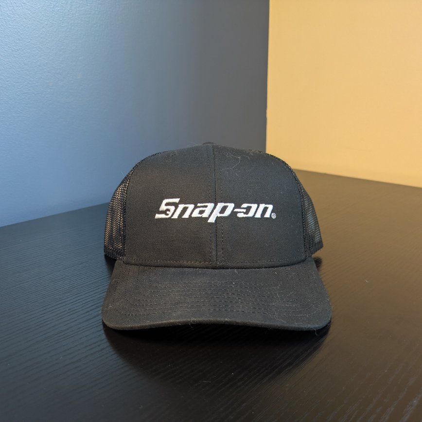 Snap-on Men's Black Solid Mesh Back Adjustable Trucker Hat One Size Casual
