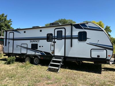 2020 CrossRoads Sunset Trail 272BH Bunkhouse Travel Trailer – Excellent Condition