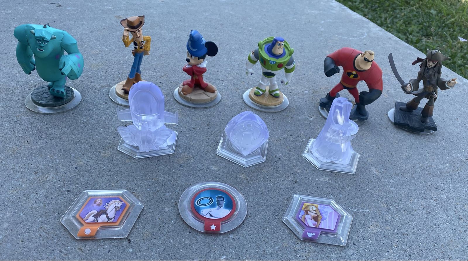 Disney Infinity Figures Playset Pieces and Power Discs Lot