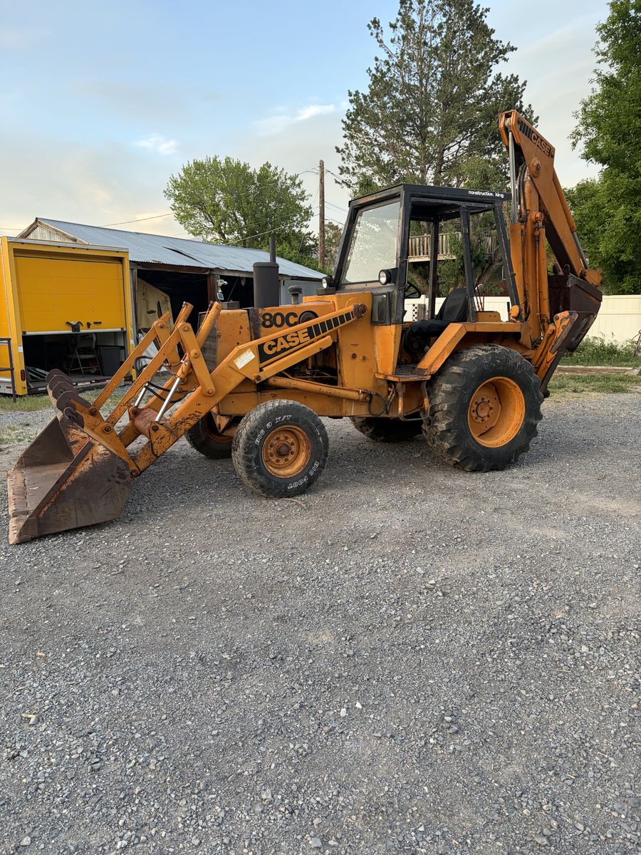 Case 580C Backhoe