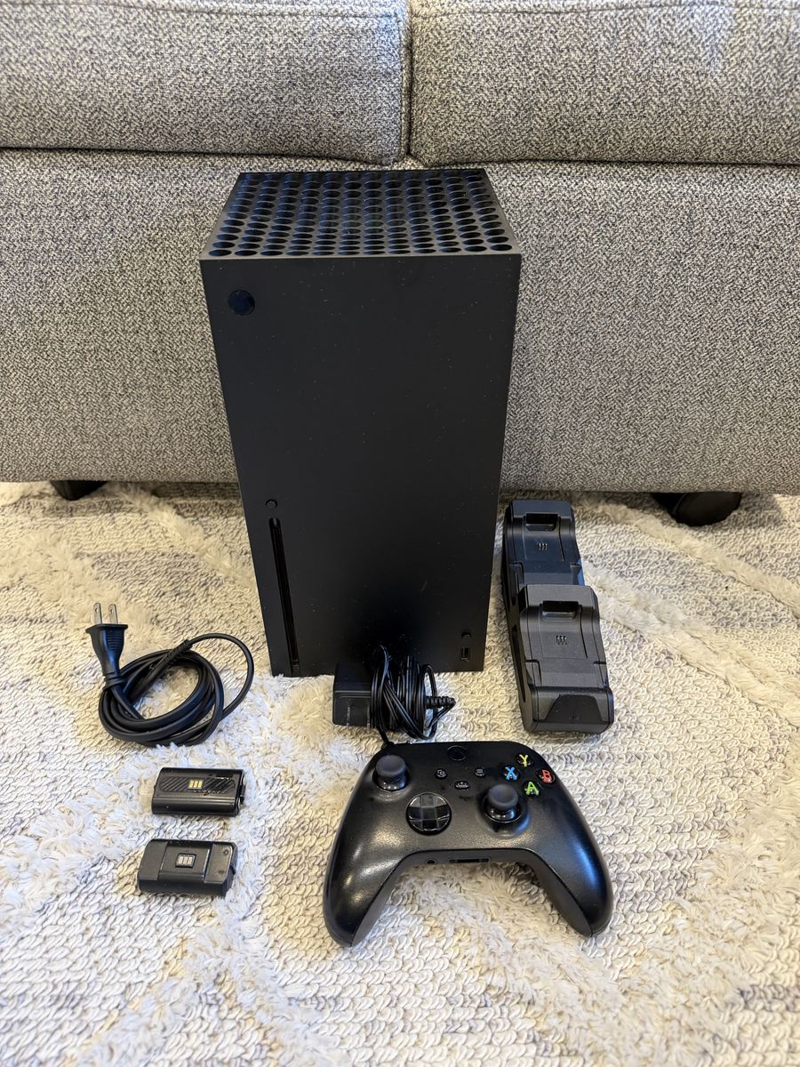 Xbox Series X Console Bundle - Includes Controller, Charging Station & Rechargeable Batteries