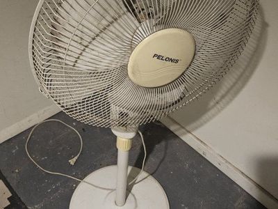 Oscillating Floor Fan