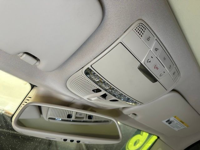 Main image 32
