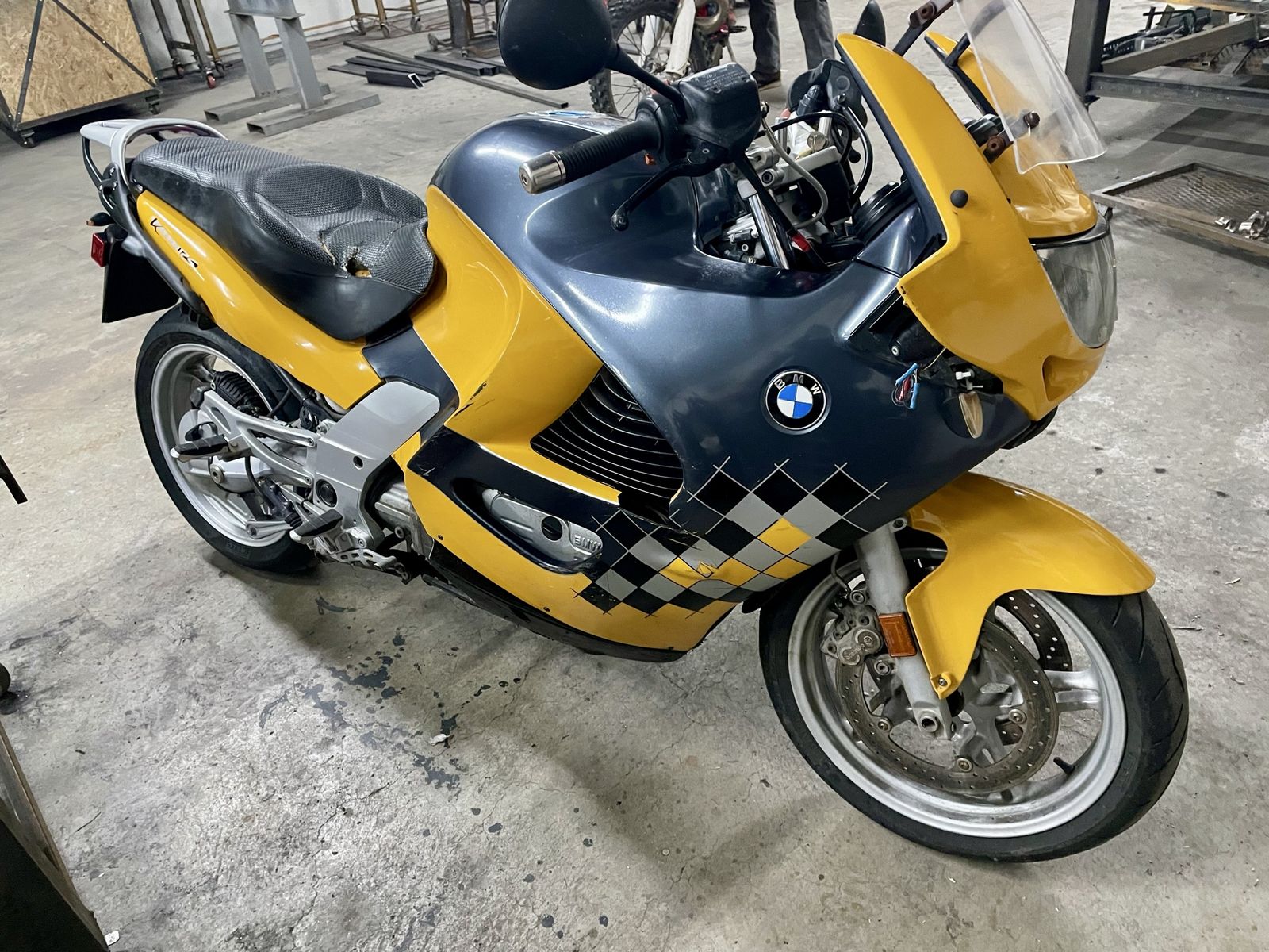 BMW flying brick K1200RS needs minor body Repair