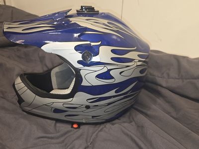 Youth Large Motorcycle Helmet with Goggles