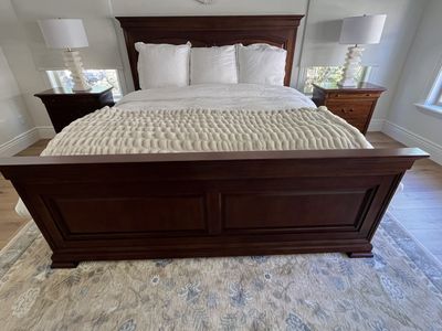 4-Piece Solid Wood King Bedroom Set