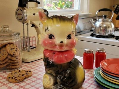 Vintage Fluffy the Cat 1950's Cookie Jar