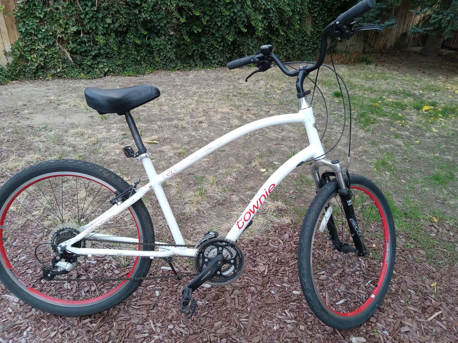 MEN'S ELECTRA TOWNIE 21 SPEED BIKE