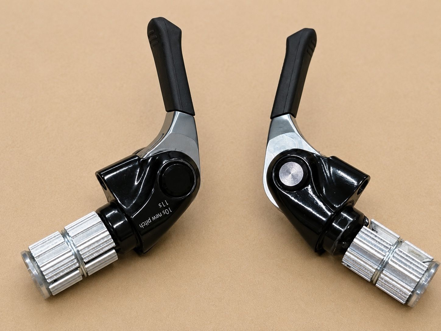 Microshift Shimano-Compatible 10/11-Speed TT & Tri Bar-End Shifters – Excellent