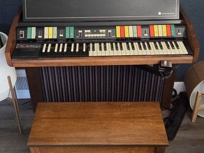 Hammond 100-730 Organ