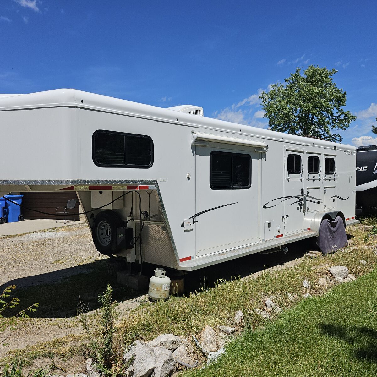 2022 Trailswest LQ with Slide