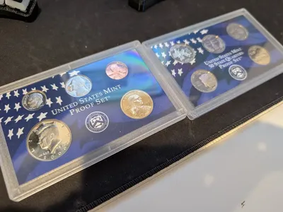 2000-S US Mint Proof Set 10 Coin Set 50 States Quarters Collectible